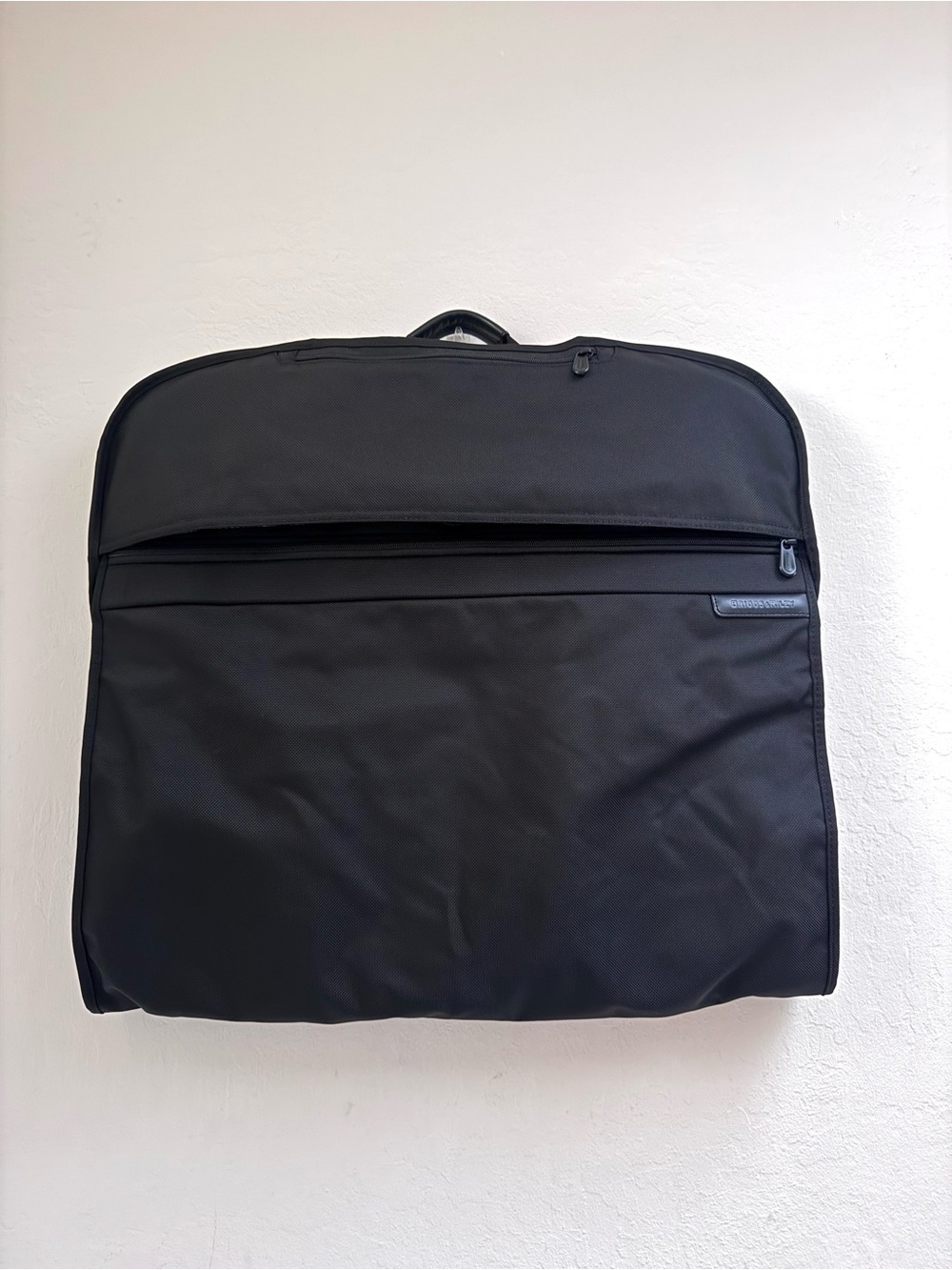 Briggs & Riley Baseline Black Classic Garment Bag Like New